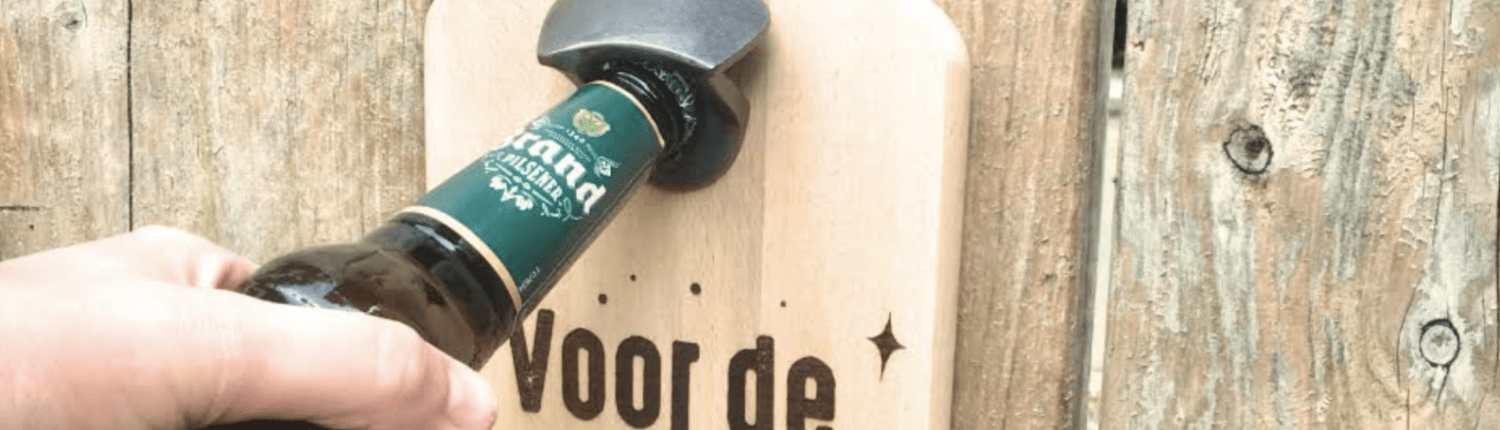 houten flesopener graveren