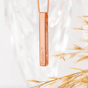 ketting met staafje in zilver